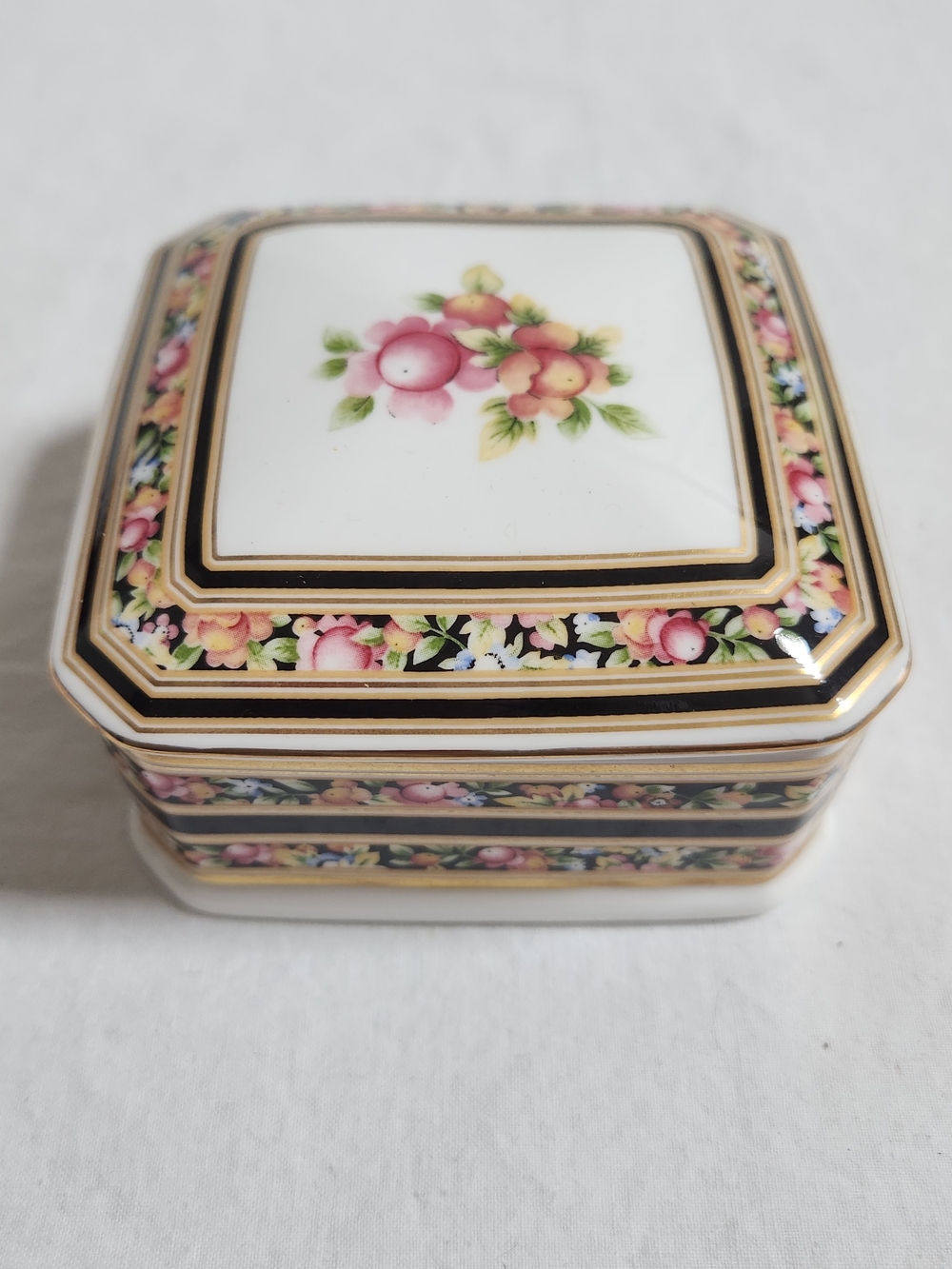 Wedgwood Clio Square Lidded Trinket Box